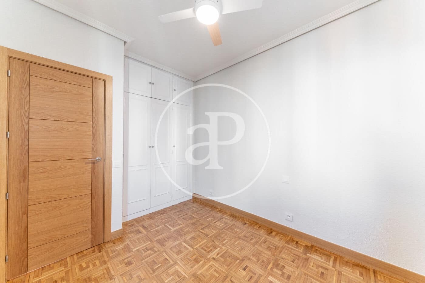 3 soveværelse Lejlighed til leje i Madrid by med garage - € 3.000 (Ref: 8726367)
