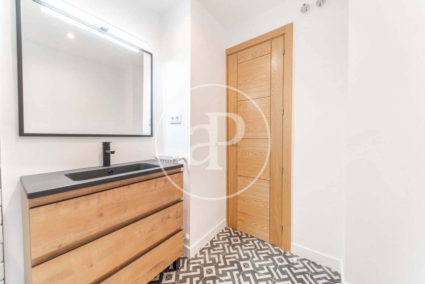 3 soveværelse Lejlighed til leje i Madrid by med garage - € 3.000 (Ref: 8726367)