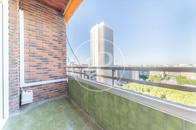 3 soveværelse Lejlighed til leje i Cuatro Caminos, Madrid by med garage - € 3.000 (Ref: 8726367)