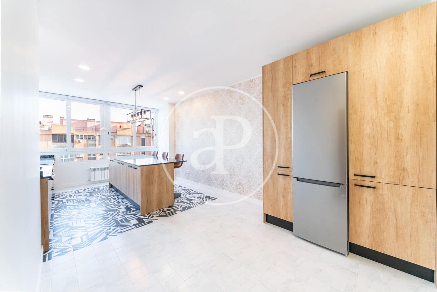 3 soveværelse Lejlighed til leje i Madrid by med garage - € 3.000 (Ref: 8726367)