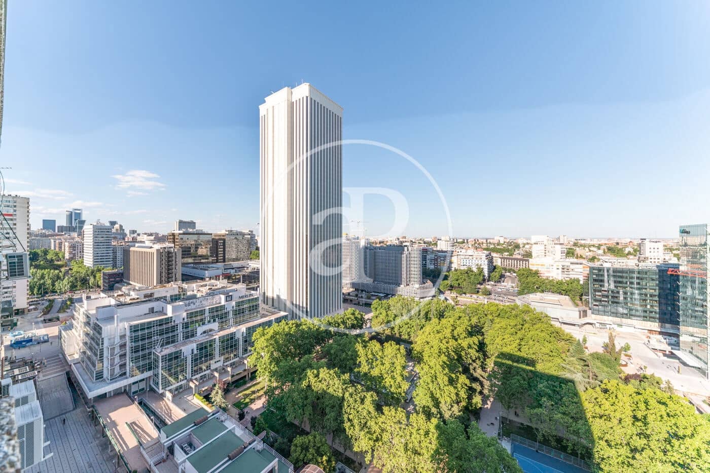3 soveværelse Lejlighed til leje i Madrid by med garage - € 3.000 (Ref: 8726367)