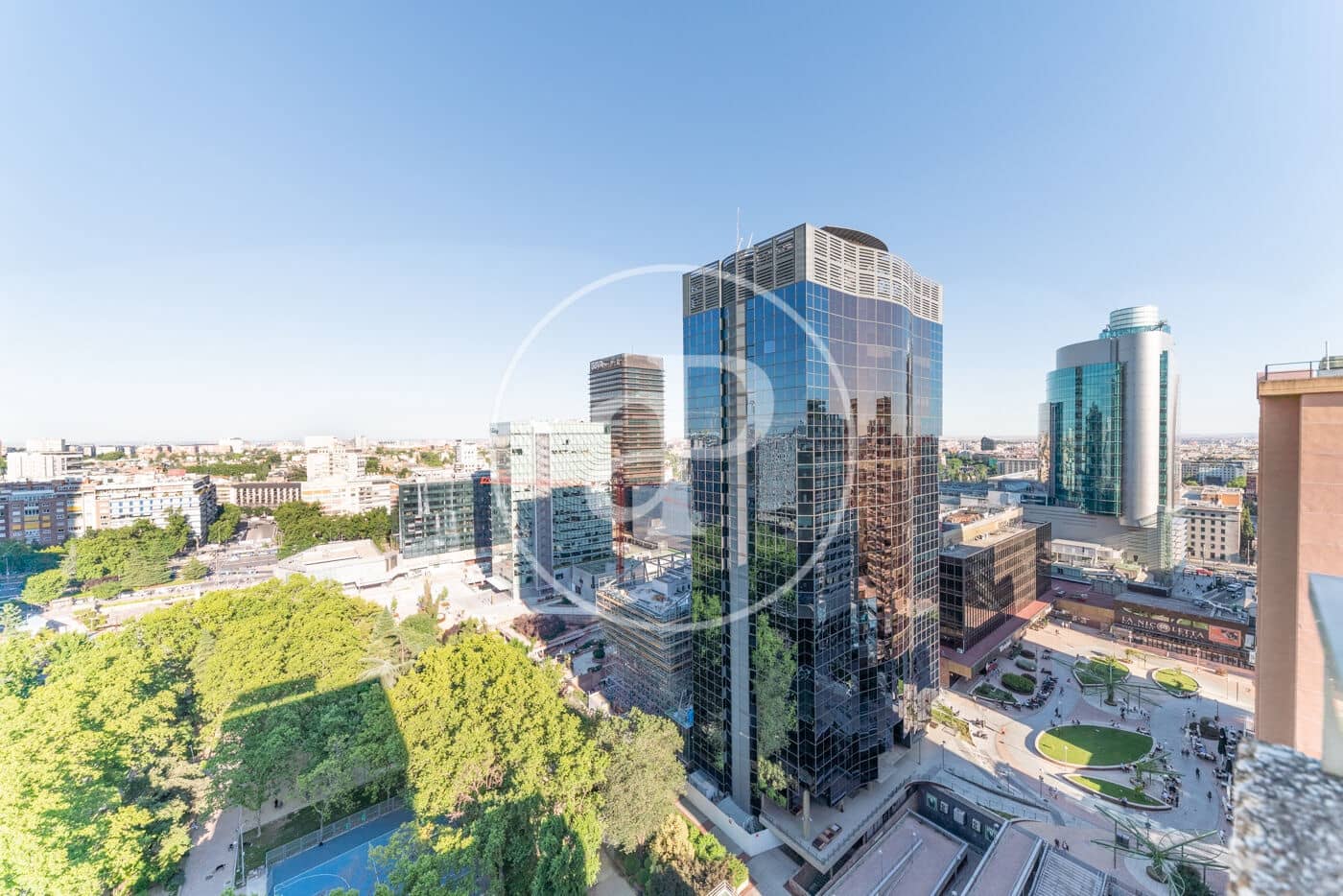 3 soveværelse Lejlighed til leje i Madrid by med garage - € 3.000 (Ref: 8726367)