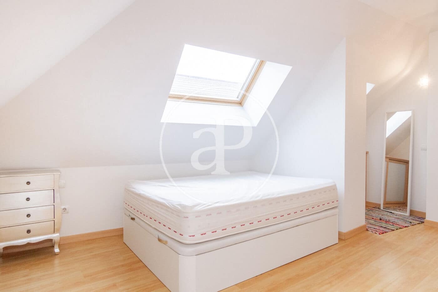 1 soveværelse Lejlighed til leje i Madrid by - € 1.950 (Ref: 8726368)