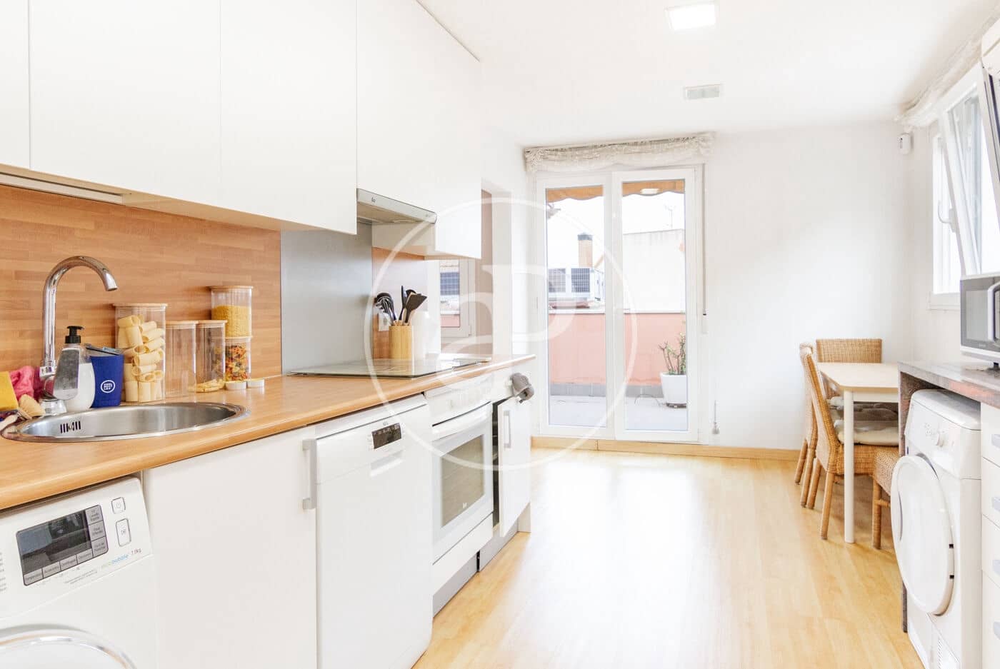 1 soveværelse Lejlighed til leje i Madrid by - € 1.950 (Ref: 8726368)