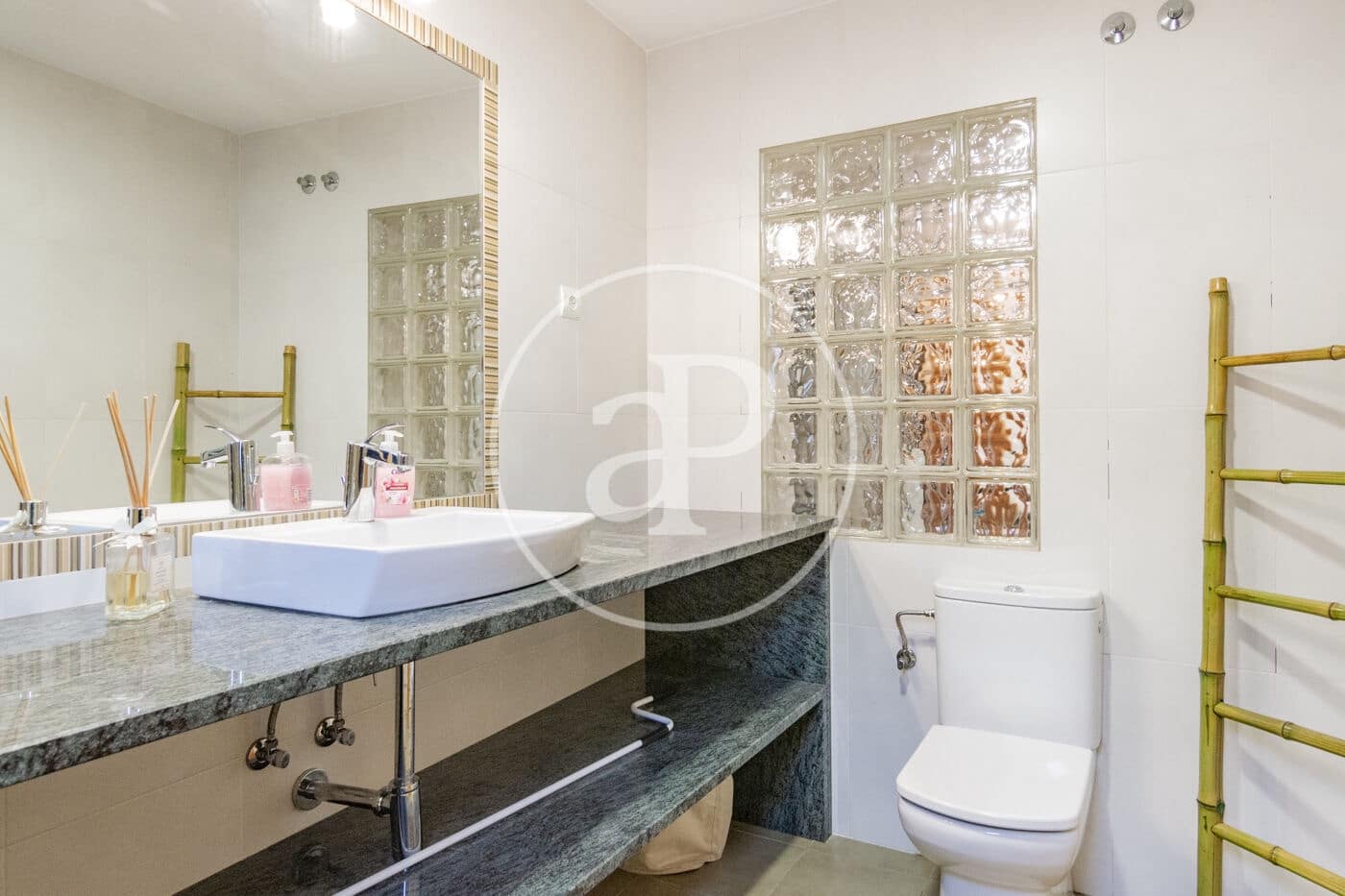 1 soveværelse Lejlighed til leje i Madrid by - € 1.950 (Ref: 8726368)