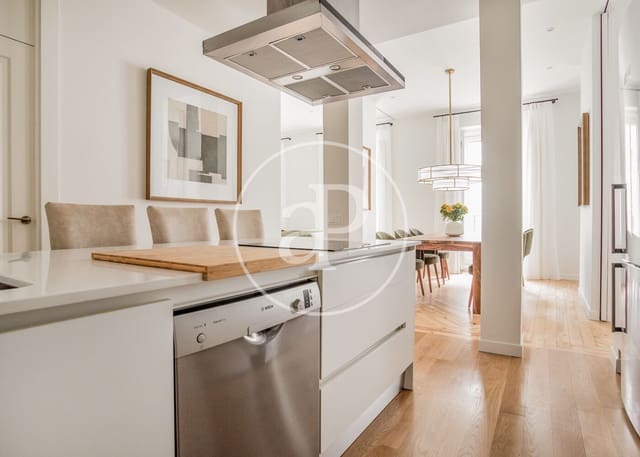 4 soveværelse Lejlighed til leje i Recoletos, Madrid by - € 8.000 (Ref: 8726378)