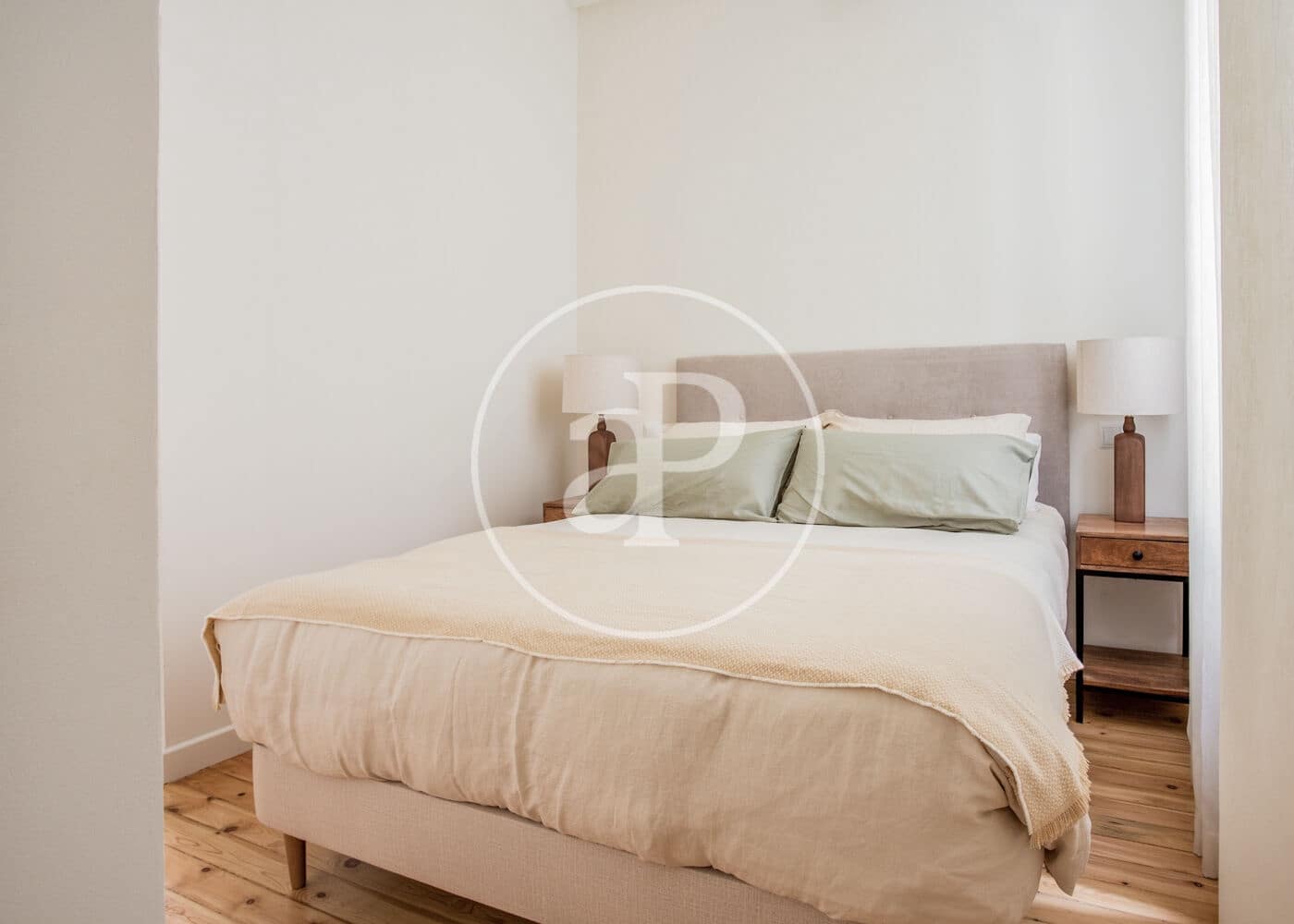 4 soverom Leilighet til leie i Madrid by - € 8 000 (Ref: 8726378)