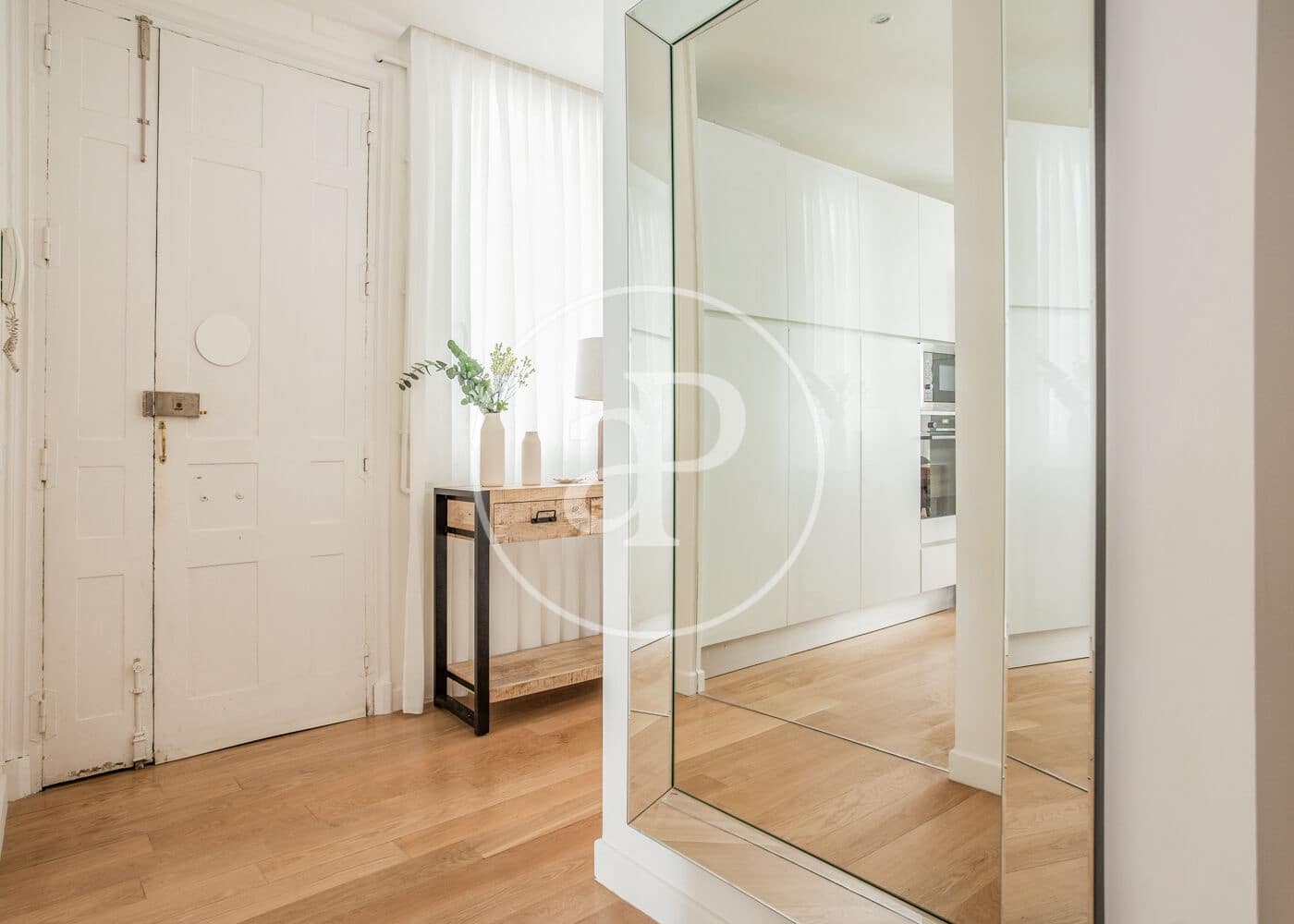 4 soverom Leilighet til leie i Madrid by - € 8 000 (Ref: 8726378)