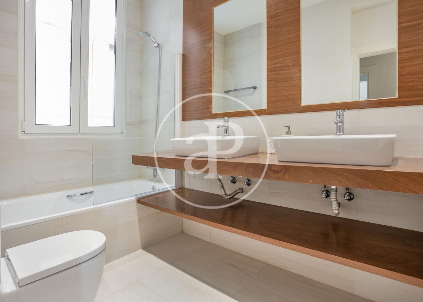 4 soverom Leilighet til leie i Madrid by - € 8 000 (Ref: 8726378)