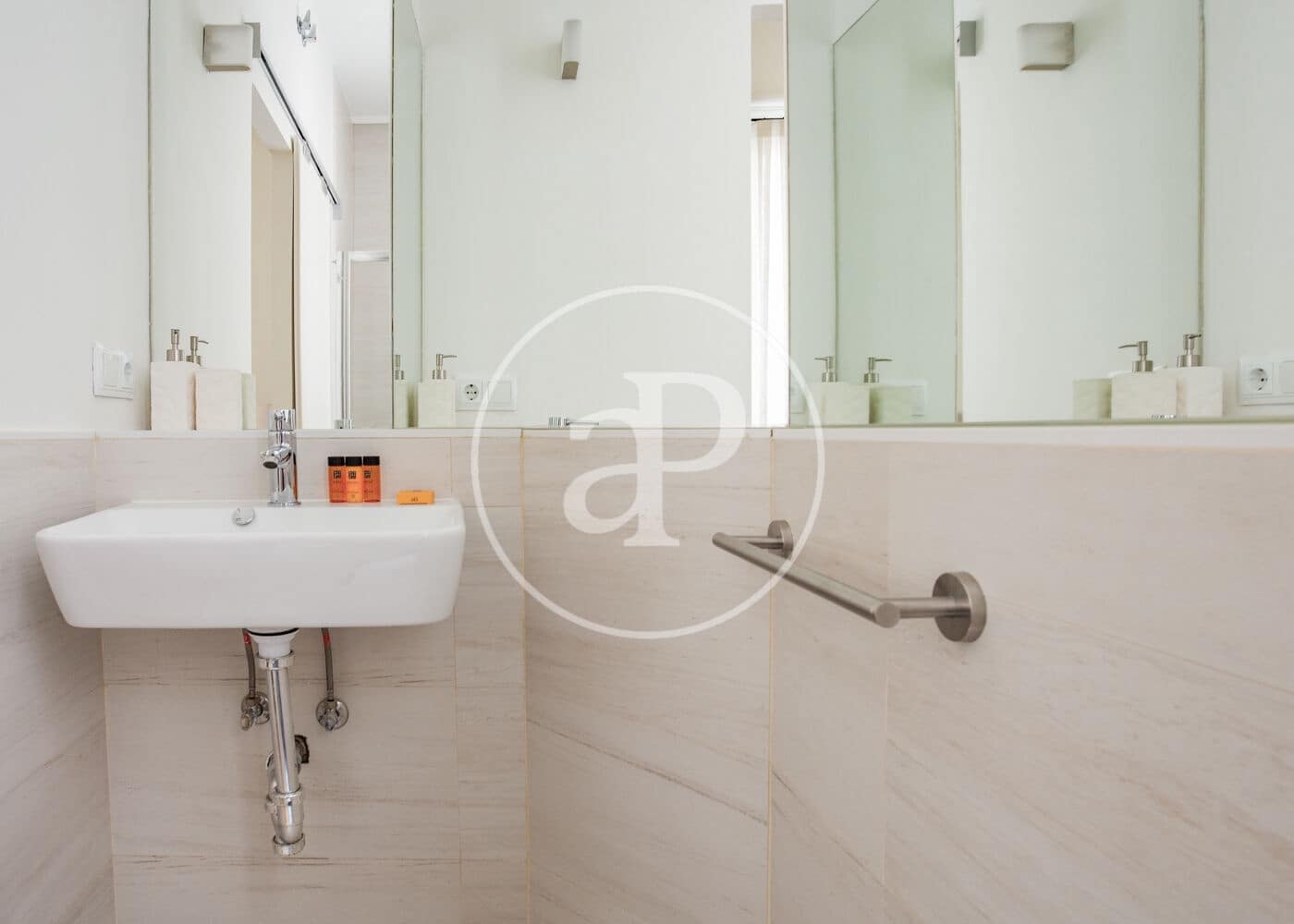 4 soverom Leilighet til leie i Madrid by - € 8 000 (Ref: 8726378)