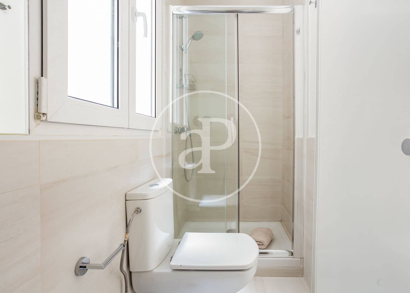 4 soverom Leilighet til leie i Madrid by - € 8 000 (Ref: 8726378)