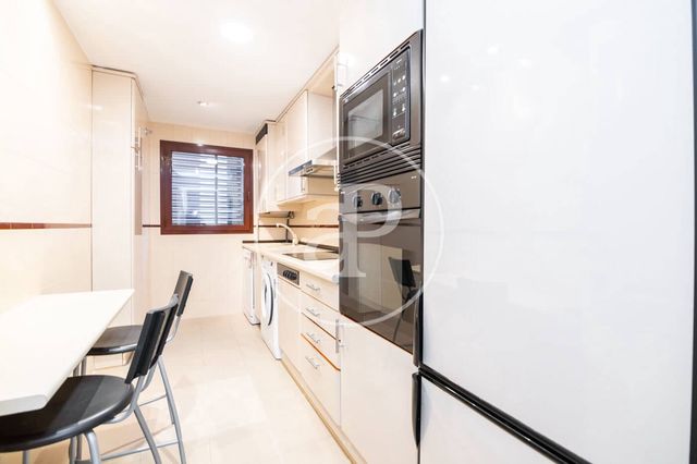 Apartamento de 2 habitaciones en Ciudad Jardín, Madrid ciudad en alquiler con piscina garaje - 2.200 € (Ref: 8726384)