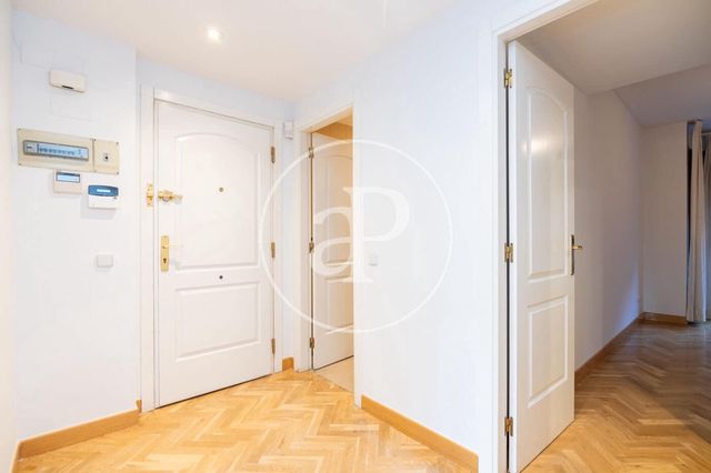 Apartamento de 2 habitaciones en Ciudad Jardín, Madrid ciudad en alquiler con piscina garaje - 2.200 € (Ref: 8726384)