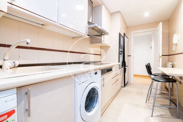Apartamento de 2 habitaciones en Ciudad Jardín, Madrid ciudad en alquiler con piscina garaje - 2.200 € (Ref: 8726384)