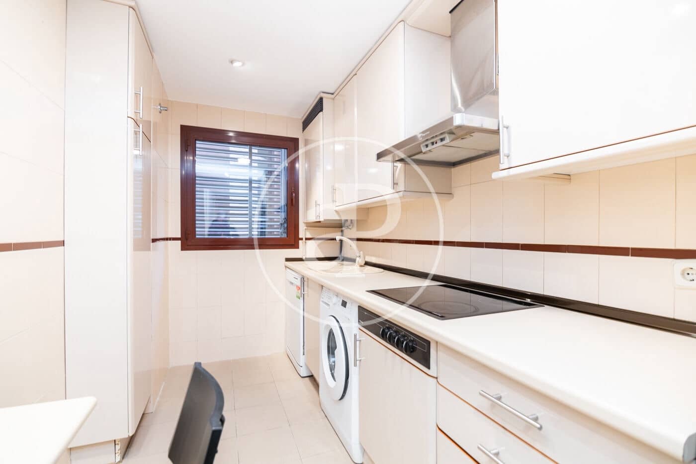 2 soverom Leilighet til leie i Madrid by med svømmebasseng garasje - € 2 200 (Ref: 8726384)