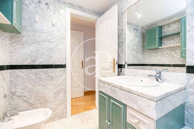 Apartamento de 2 habitaciones en Ciudad Jardín, Madrid ciudad en alquiler con piscina garaje - 2.200 € (Ref: 8726384)