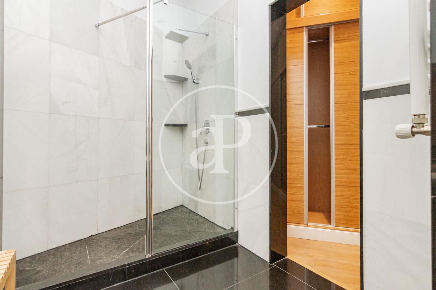 Appartement de 4 chambres à louer à Madrid ville - 3 900 € (Ref: 8726389)