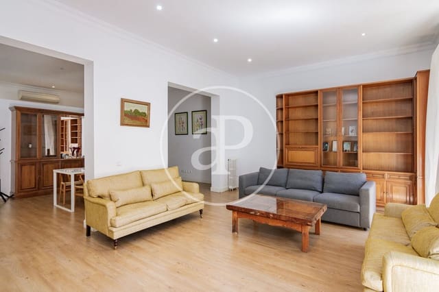 Appartement de 4 chambres à louer à Palacio, Madrid ville - 3 900 € (Ref: 8726389)