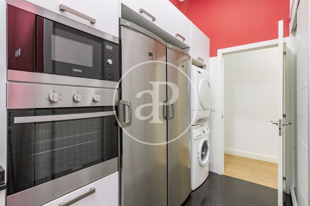 Appartement de 4 chambres à louer à Palacio, Madrid ville - 3 900 € (Ref: 8726389)