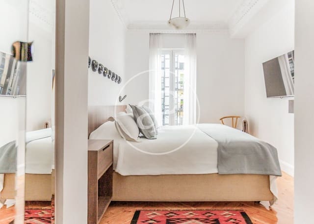 Appartement de 3 chambres à louer à Recoletos, Madrid ville - 6 000 € (Ref: 8726392)