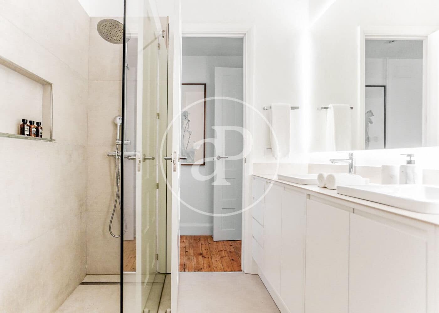 Appartement de 3 chambres à louer à Madrid ville - 6 000 € (Ref: 8726392)