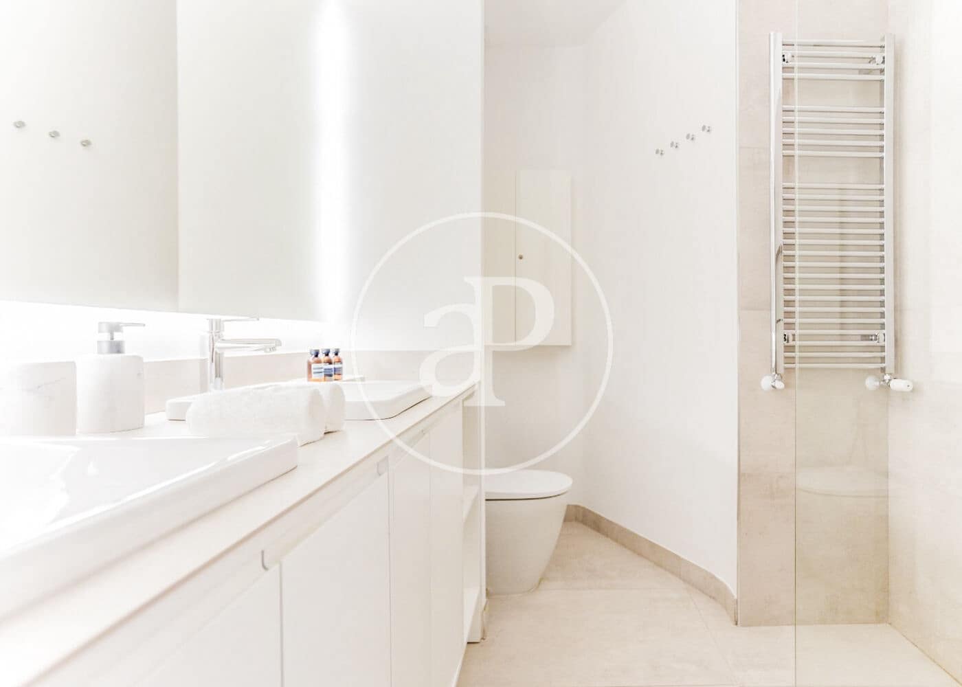 Appartement de 3 chambres à louer à Madrid ville - 6 000 € (Ref: 8726392)