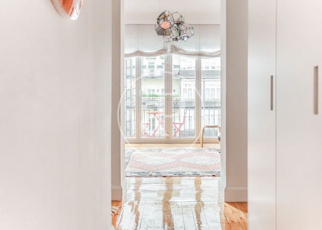 Appartement de 3 chambres à louer à Recoletos, Madrid ville - 6 000 € (Ref: 8726392)