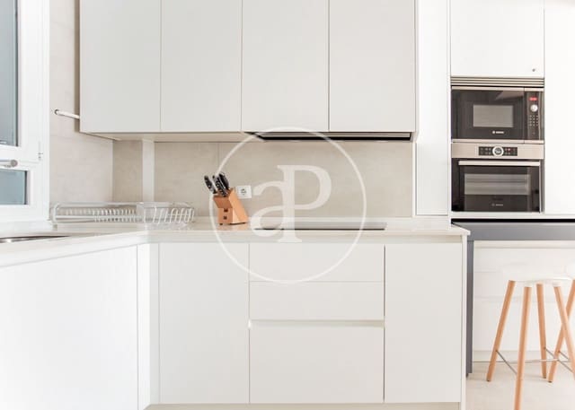 Appartement de 3 chambres à louer à Recoletos, Madrid ville - 6 000 € (Ref: 8726392)