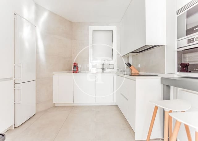 Appartement de 3 chambres à louer à Recoletos, Madrid ville - 6 000 € (Ref: 8726392)