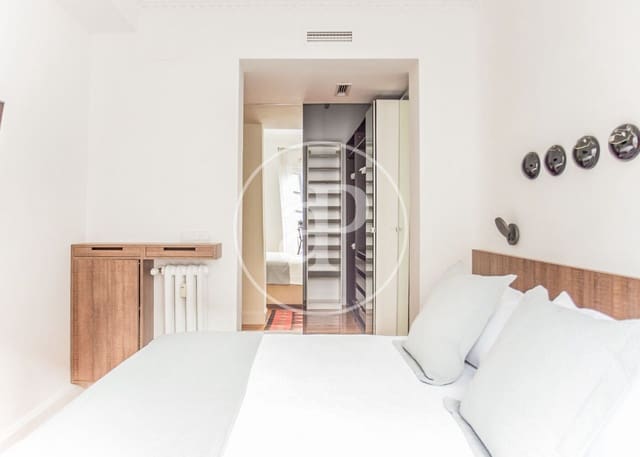 Appartement de 3 chambres à louer à Recoletos, Madrid ville - 6 000 € (Ref: 8726392)