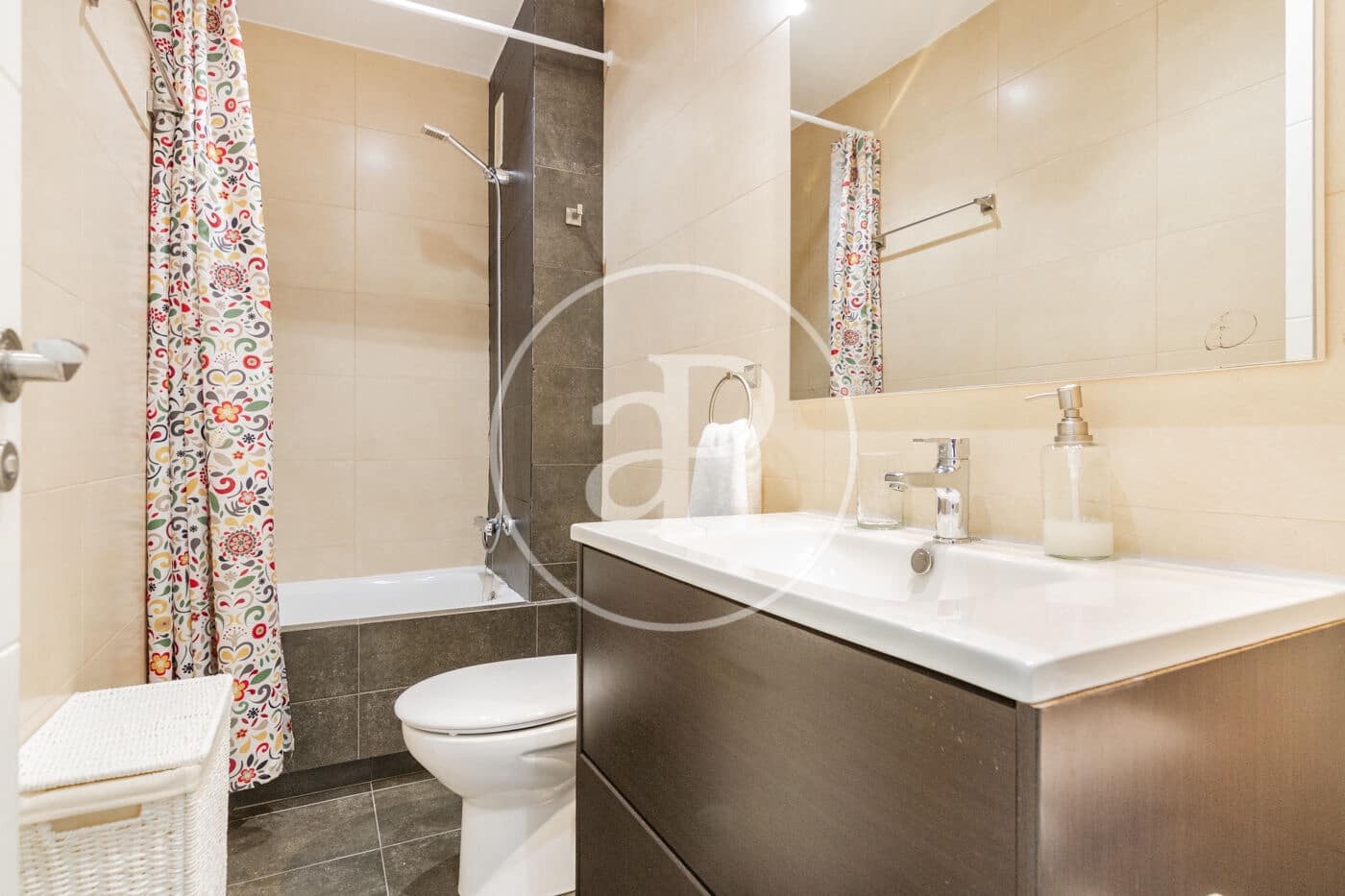 4 soveværelse Lejlighed til leje i Madrid by med swimmingpool - € 3.400 (Ref: 8726394)