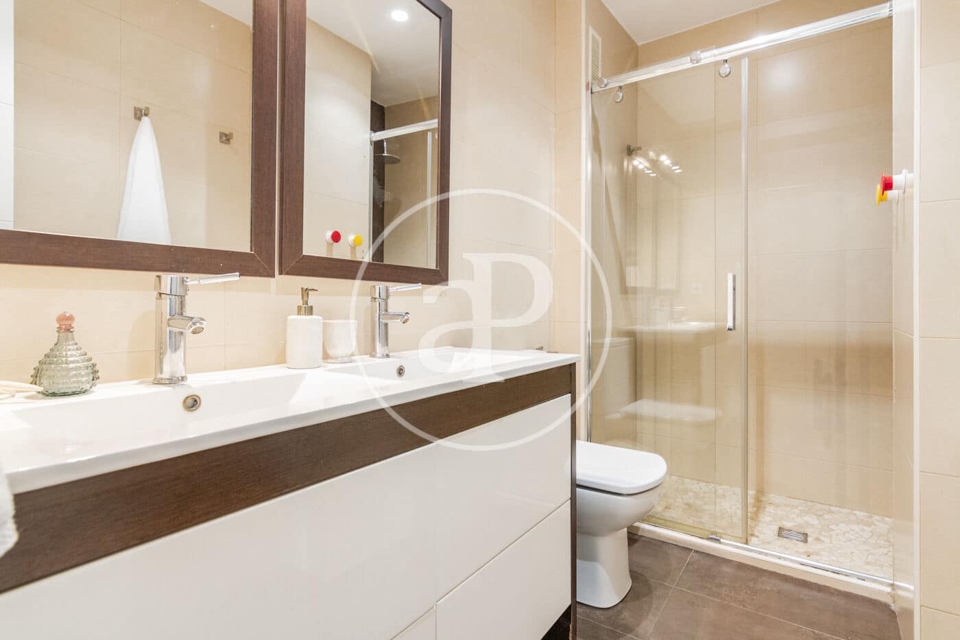 4 soveværelse Lejlighed til leje i Madrid by med swimmingpool - € 3.400 (Ref: 8726394)