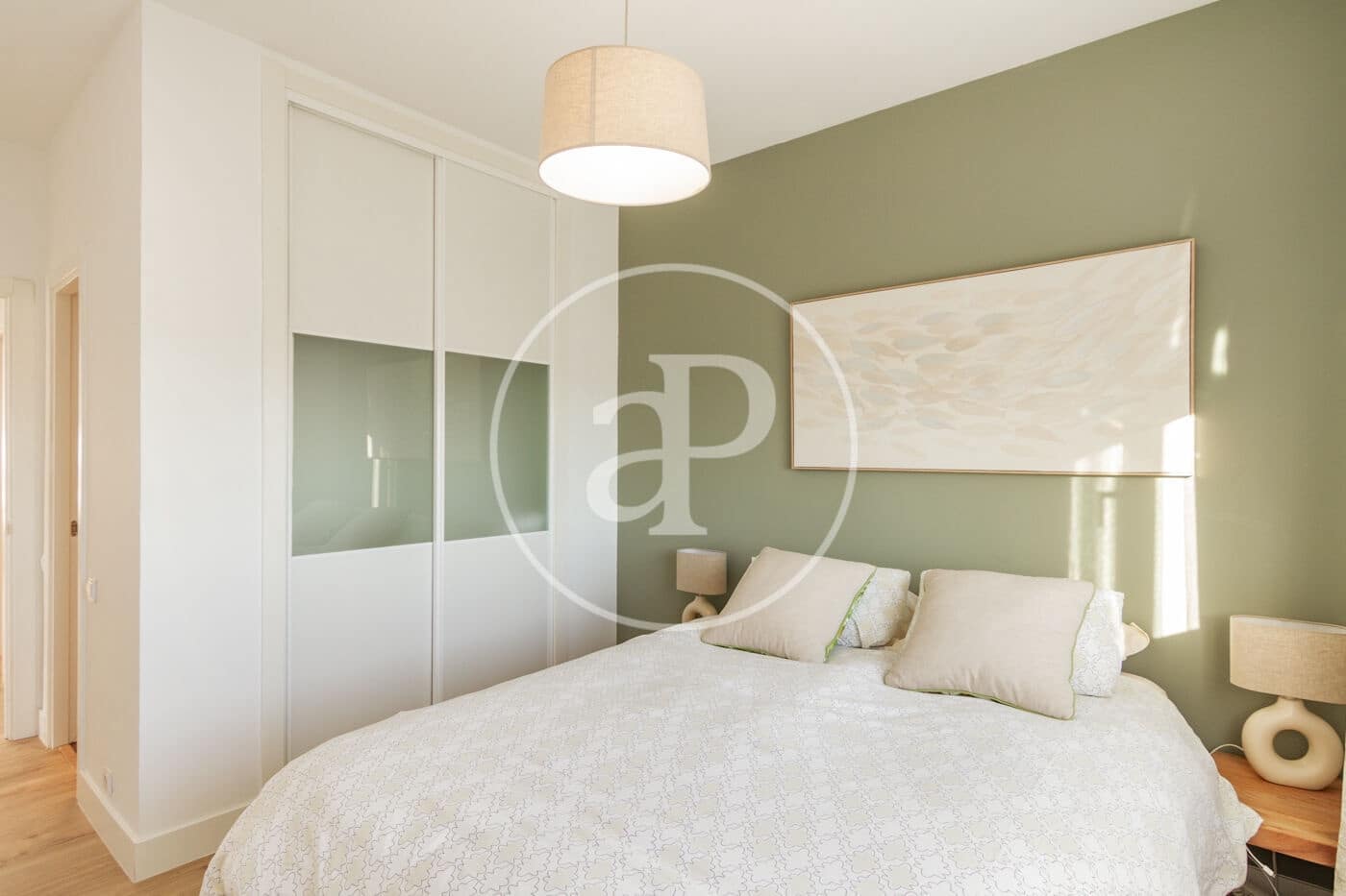 4 soveværelse Lejlighed til leje i Madrid by med swimmingpool - € 3.400 (Ref: 8726394)