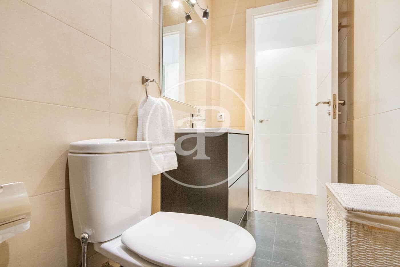 4 soveværelse Lejlighed til leje i Madrid by med swimmingpool - € 3.400 (Ref: 8726394)