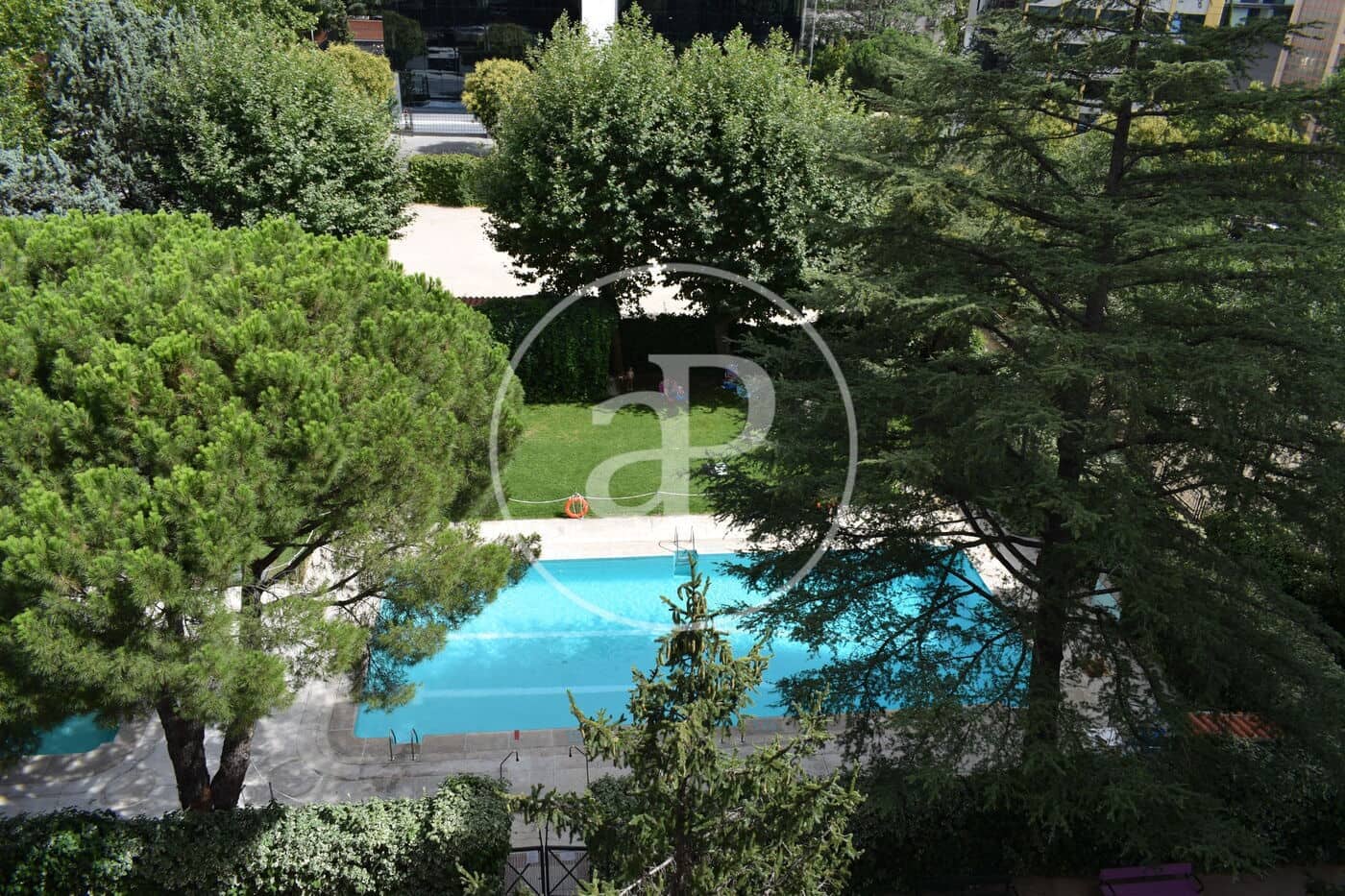 4 soveværelse Lejlighed til leje i Madrid by med swimmingpool - € 3.400 (Ref: 8726394)