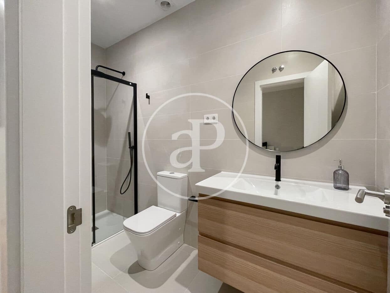 2 soverom Leilighet til leie i Madrid by - € 3 600 (Ref: 8726395)