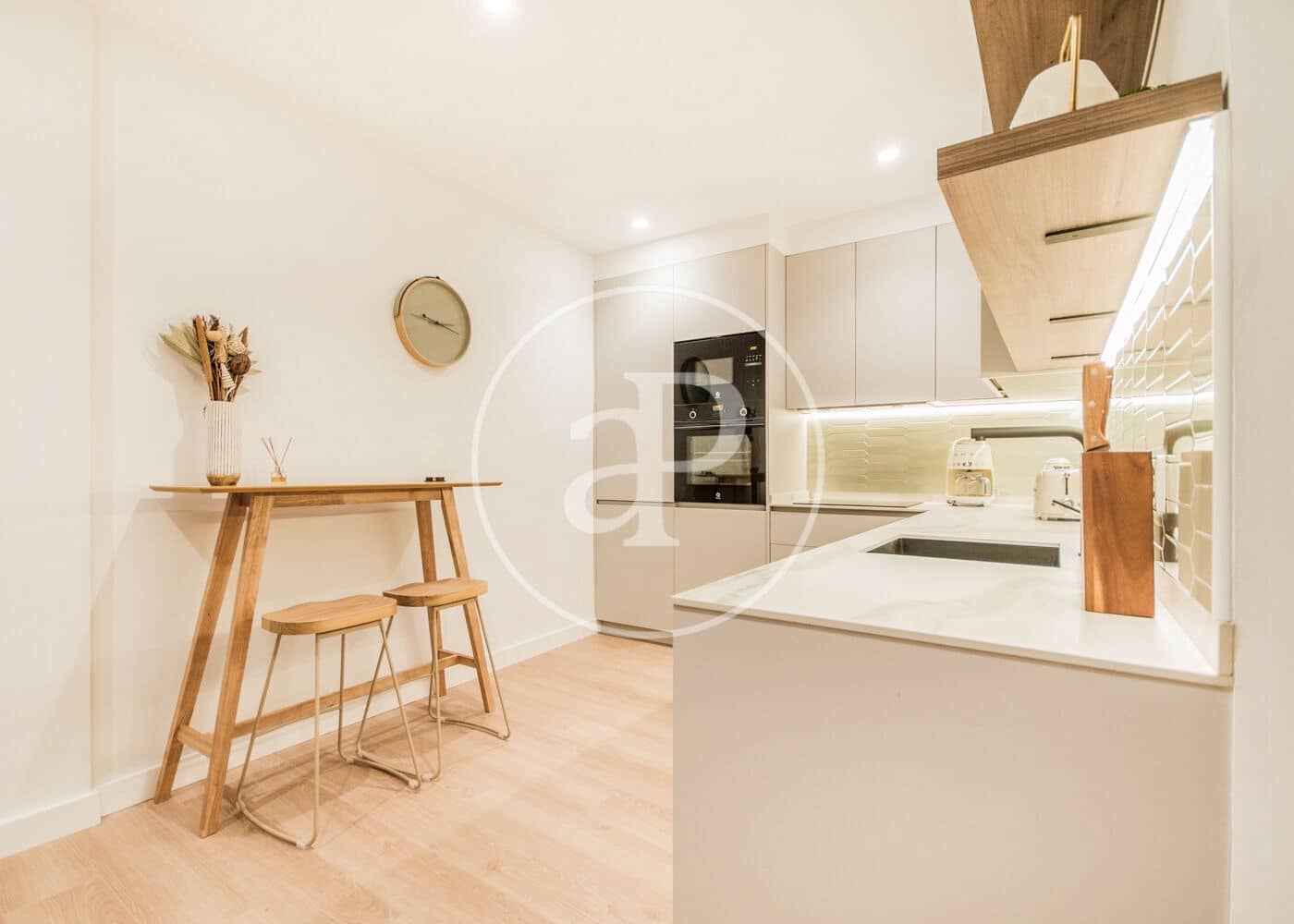 2 soverom Leilighet til leie i Madrid by - € 3 600 (Ref: 8726395)