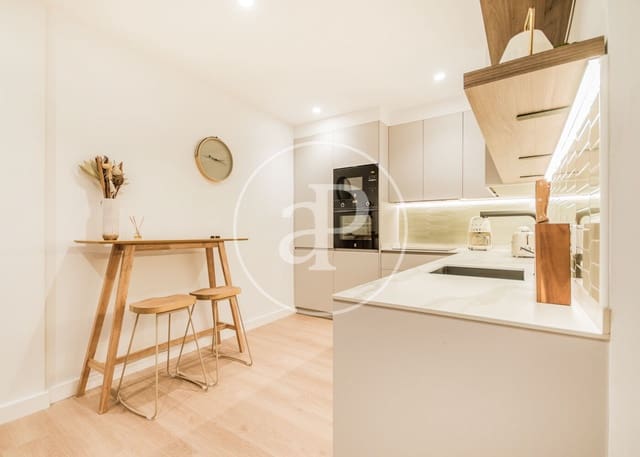 Appartement de 2 chambres à louer à Sol, Madrid ville - 3 600 € (Ref: 8726395)