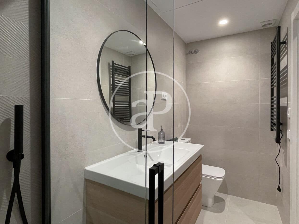 2 soverom Leilighet til leie i Madrid by - € 3 600 (Ref: 8726395)