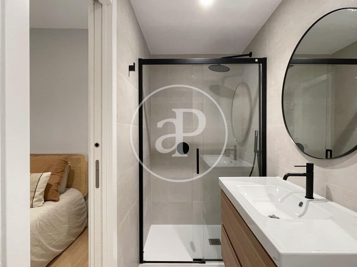 2 soverom Leilighet til leie i Madrid by - € 3 600 (Ref: 8726395)