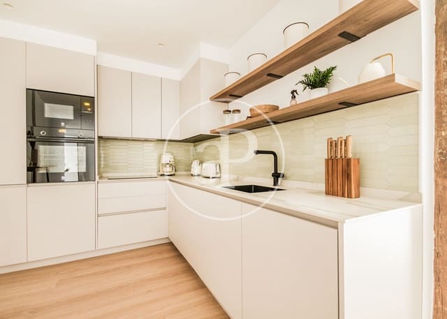 Appartement de 2 chambres à louer à Sol, Madrid ville - 3 600 € (Ref: 8726395)