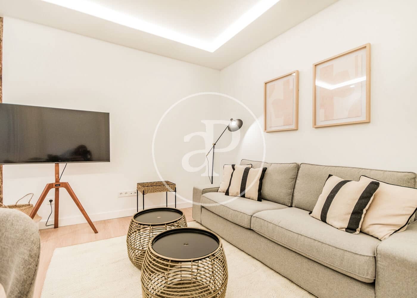 2 soverom Leilighet til leie i Madrid by - € 3 600 (Ref: 8726395)