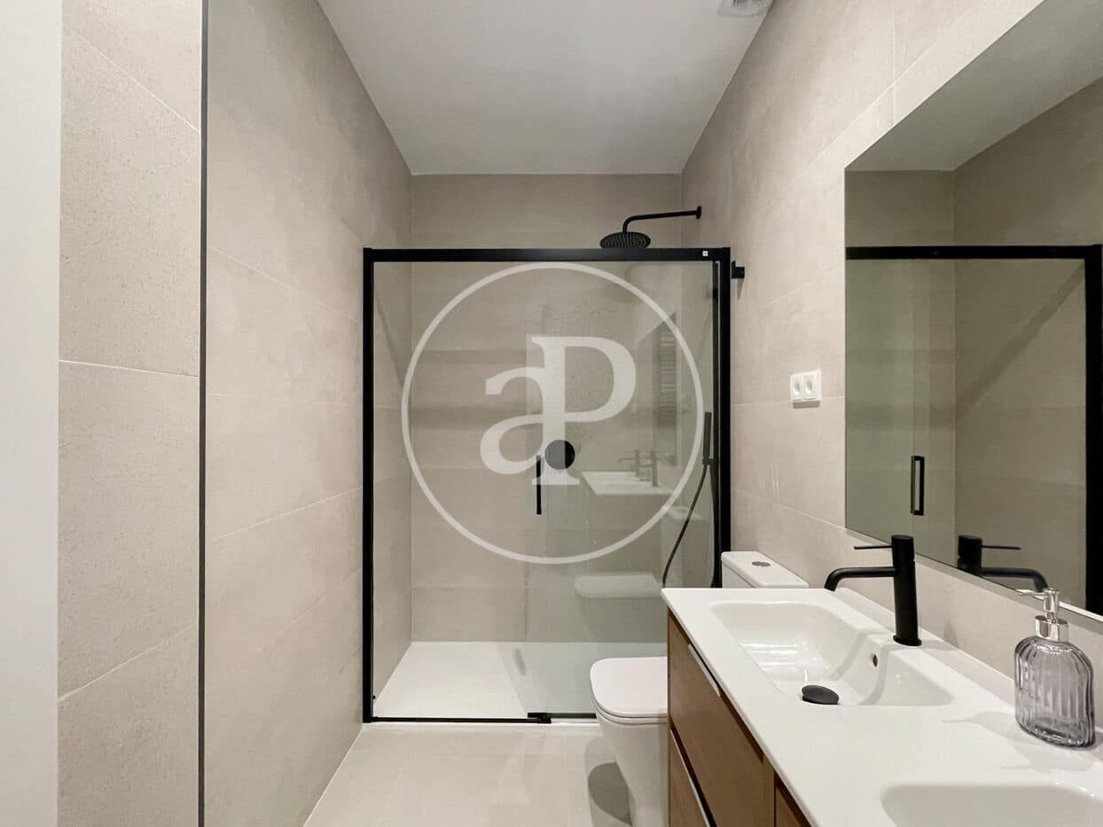 2 soverom Leilighet til leie i Madrid by - € 3 800 (Ref: 8726396)