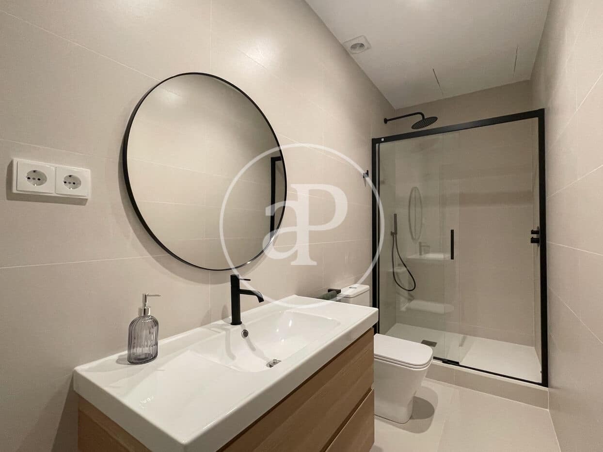 2 soverom Leilighet til leie i Madrid by - € 3 800 (Ref: 8726396)