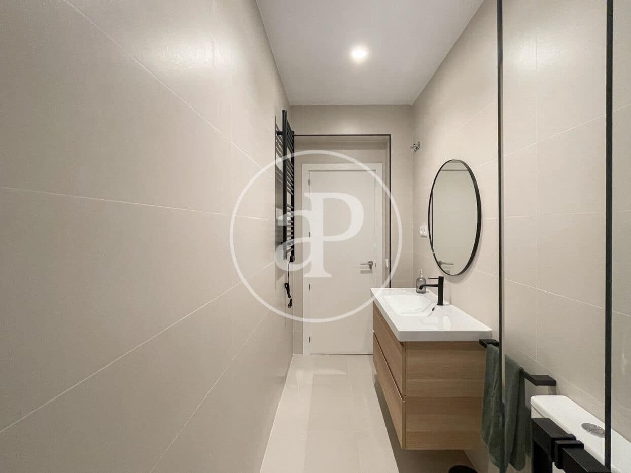 2 soverom Leilighet til leie i Madrid by - € 3 800 (Ref: 8726396)