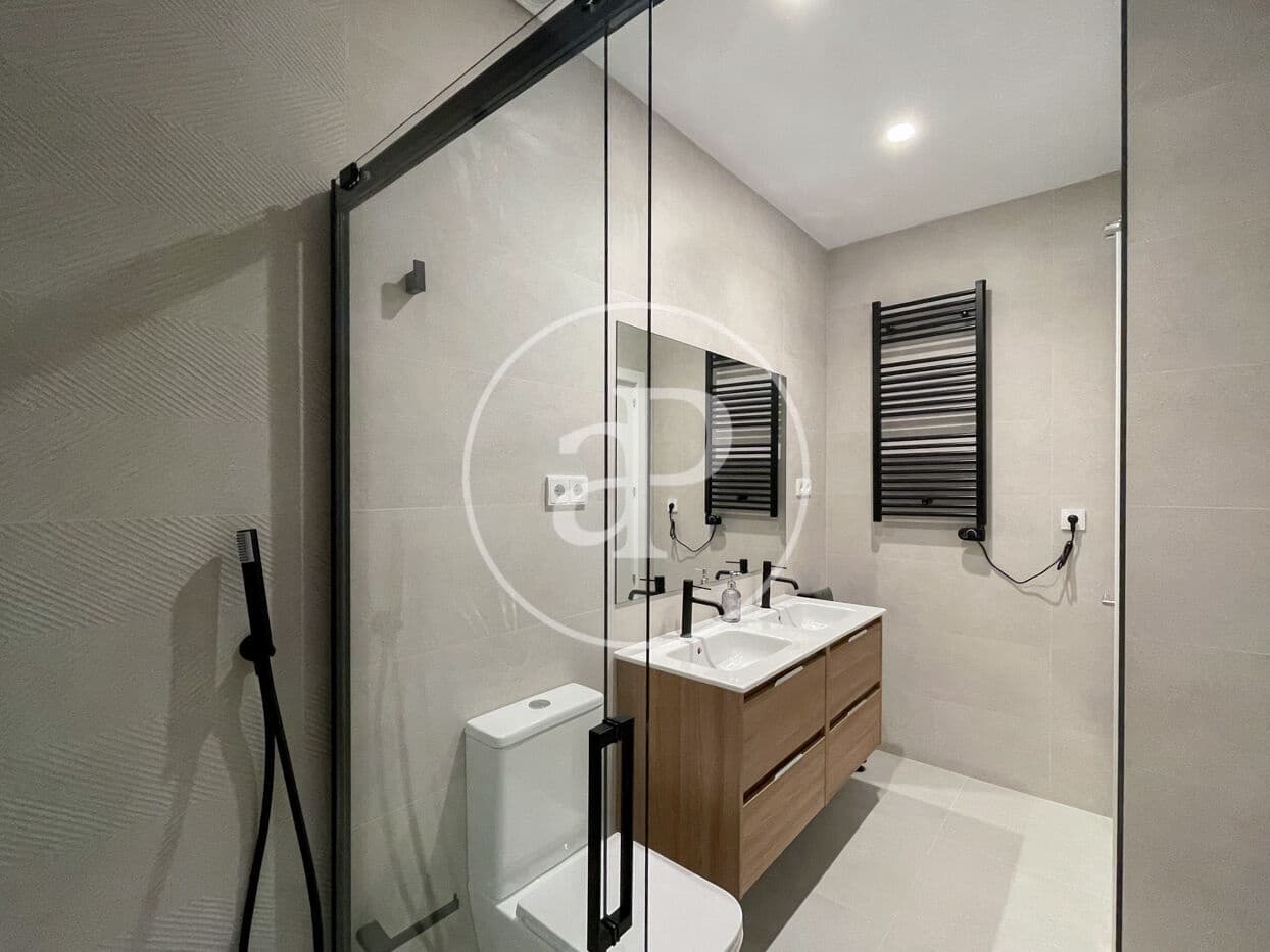 2 soverom Leilighet til leie i Madrid by - € 3 800 (Ref: 8726396)