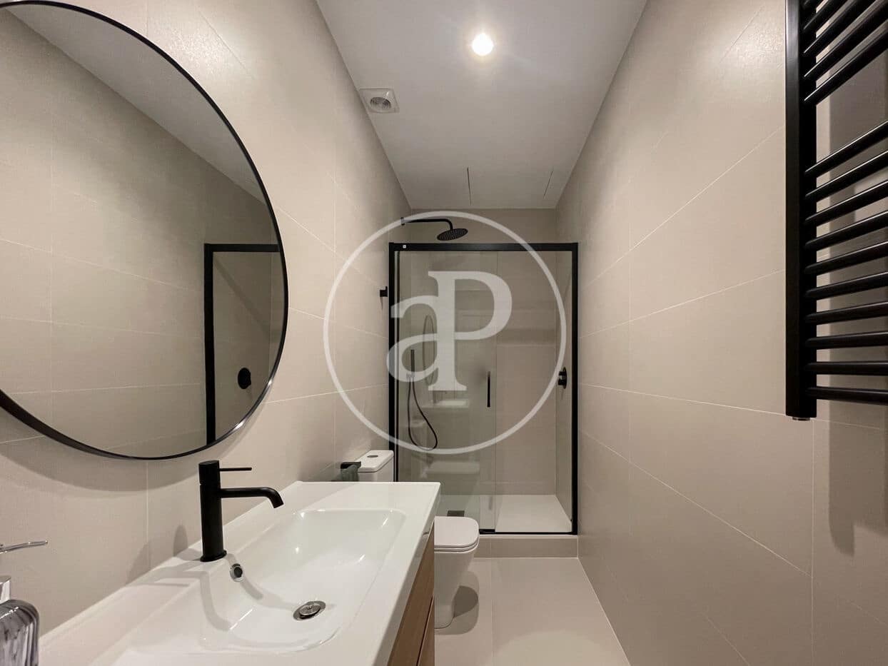 2 soverom Leilighet til leie i Madrid by - € 3 800 (Ref: 8726396)