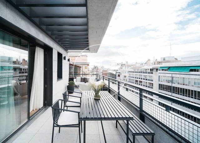 1 soveværelse Lejlighed til leje i Almagro, Madrid by - € 4.950 (Ref: 8726398)