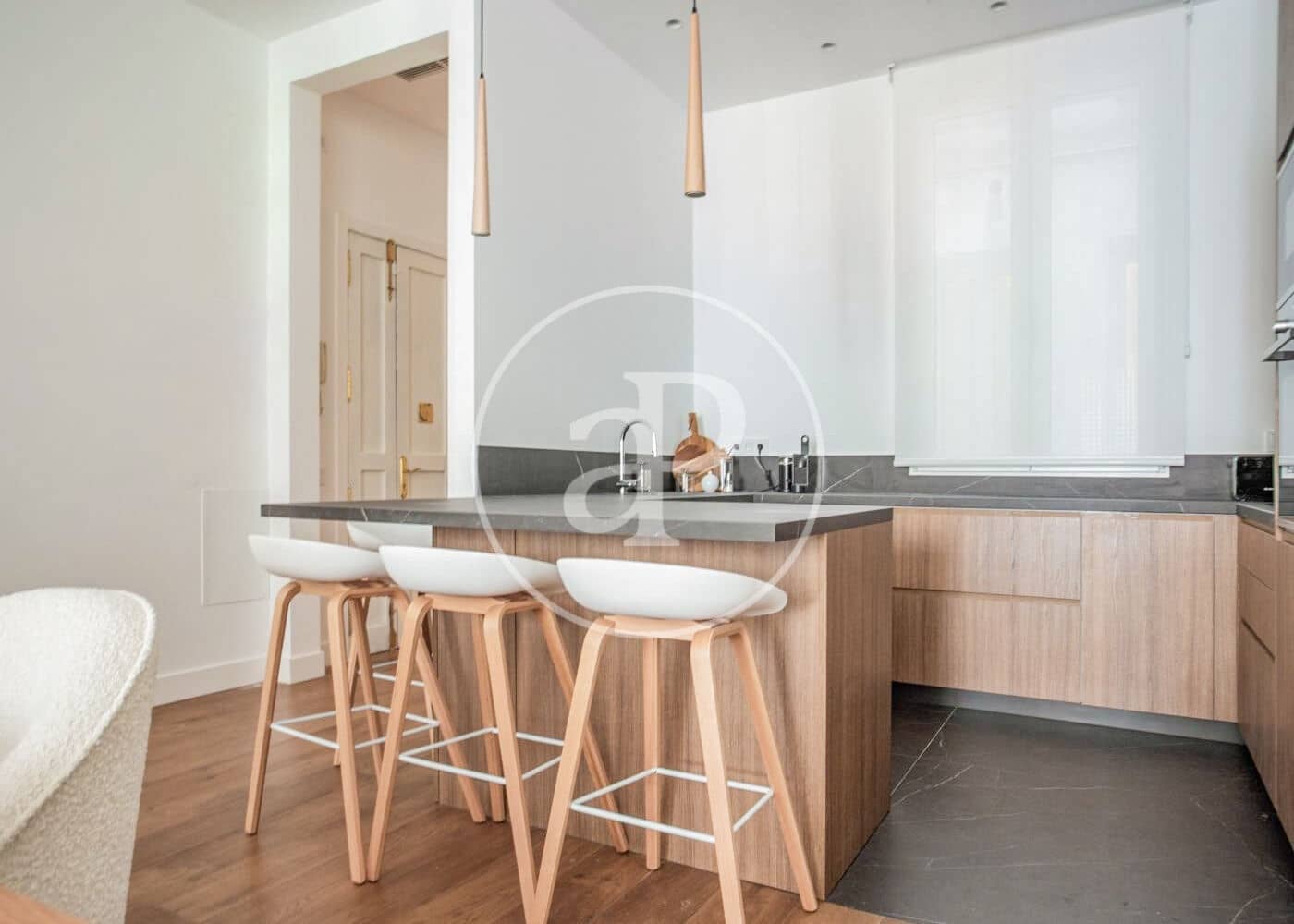 3 slaapkamer Appartement te huur in Madrid stad - € 7.300 (Ref: 8726413)