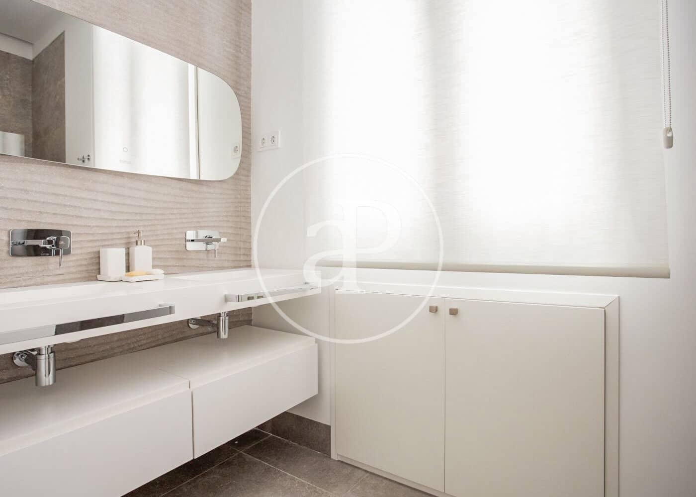 3 slaapkamer Appartement te huur in Madrid stad - € 7.300 (Ref: 8726413)